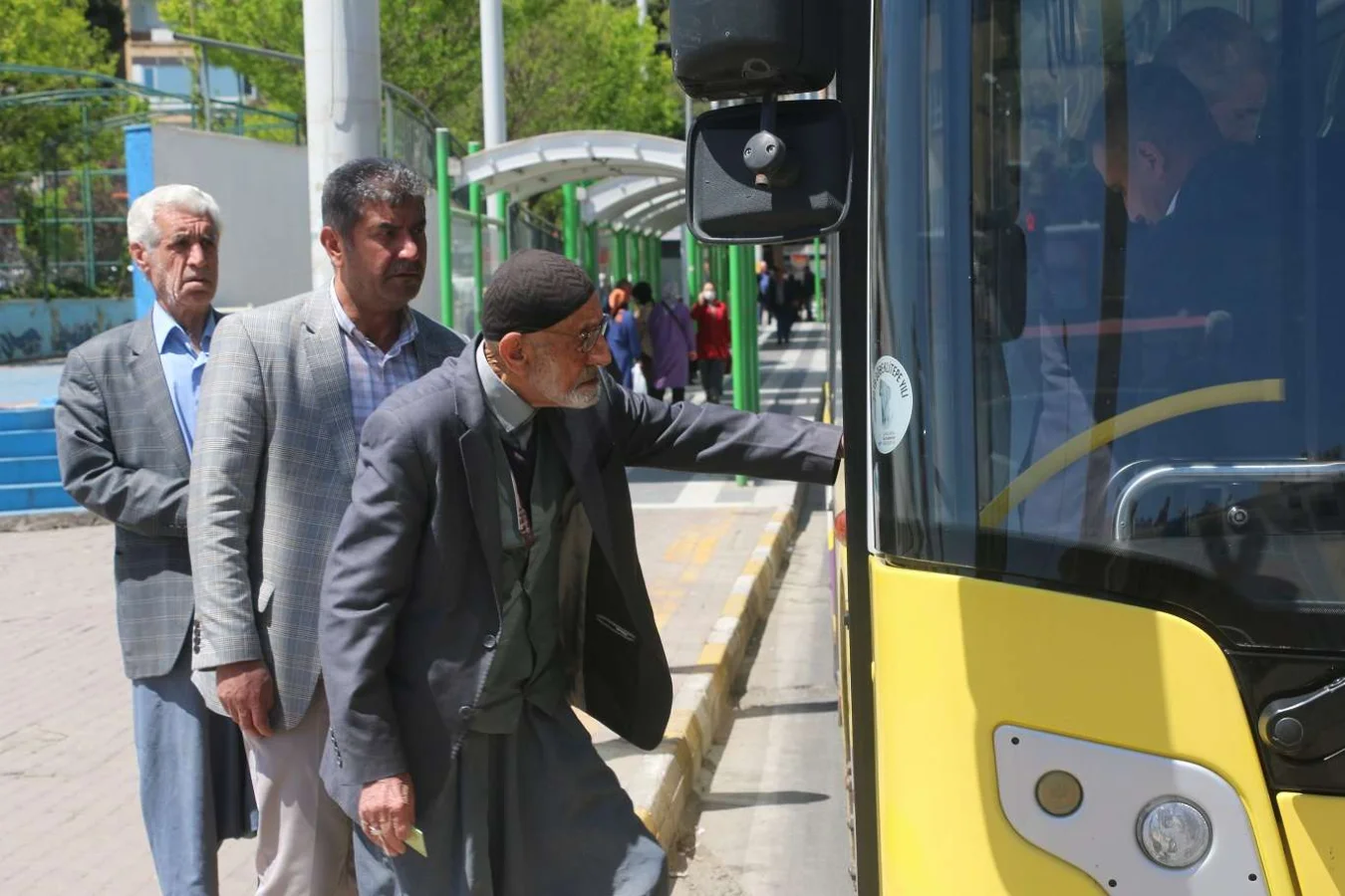 Ulaşımda 60-65 yaş kararı! 1 Ocak'tan itibaren yürürlüğe girecek.